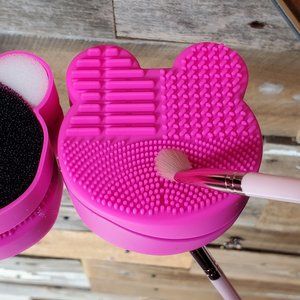 Silicone Makeup Brush Cleaning Pads - Fuchsia Pink - Set of 2 - Bear Head